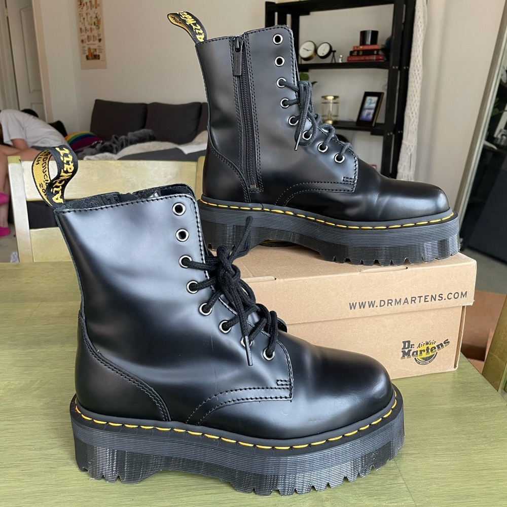Never worn Jadon platform Dr Martins